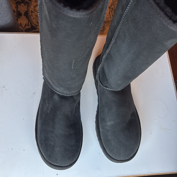 Tall black ugg boots size 9 - Picture 2 of 4